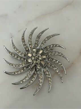 PELL 1950s Silver Starburst Brooch